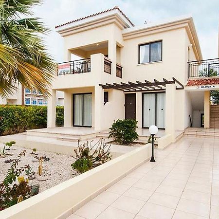 Beautiful 2-Bedroom Apartment - Great Location بافوس المظهر الخارجي الصورة