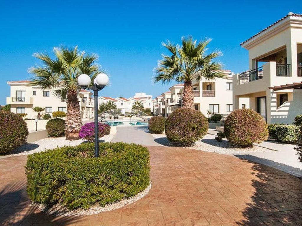 Beautiful 2-Bedroom Apartment - Great Location بافوس المظهر الخارجي الصورة